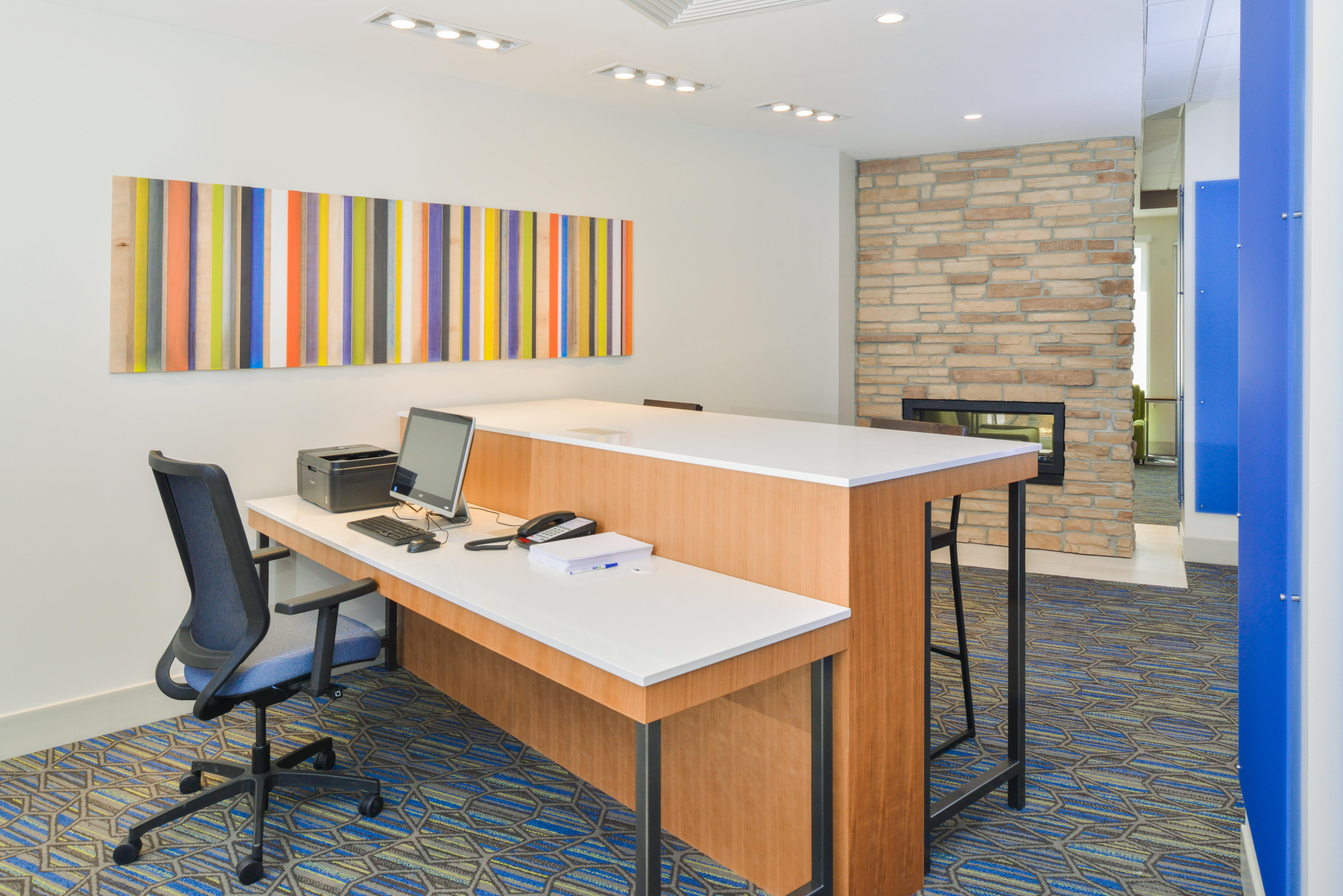 Holiday Inn Express & Suites - Chadron By Ihg Esterno foto