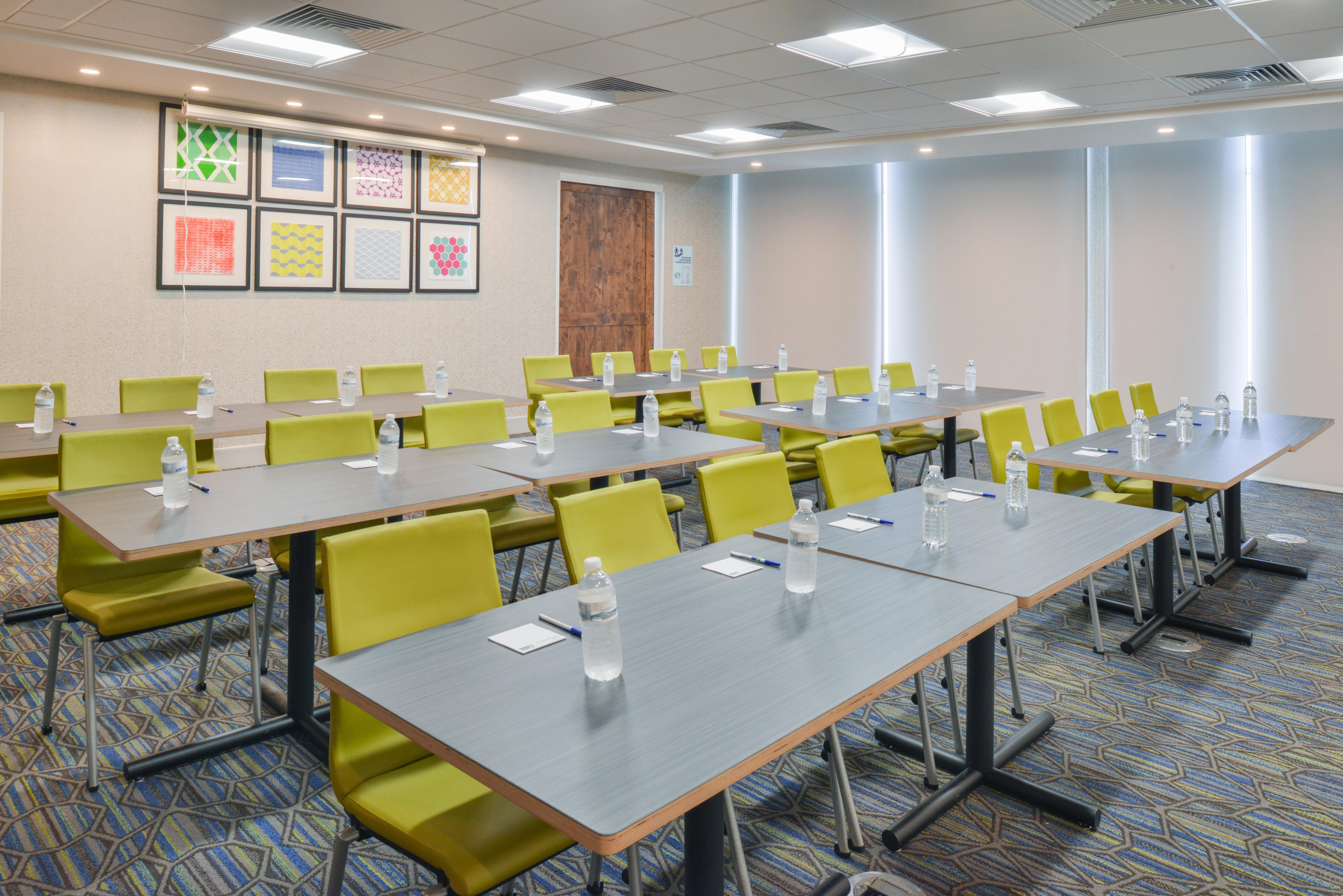 Holiday Inn Express & Suites - Chadron By Ihg Esterno foto